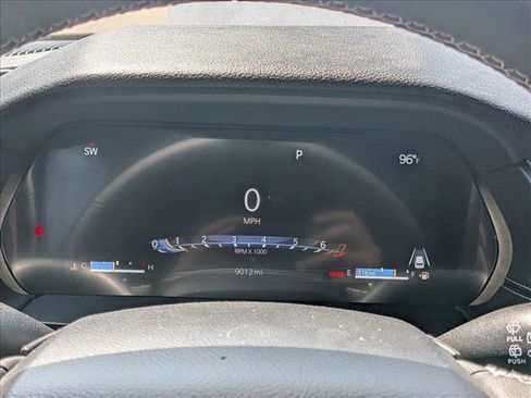 Used 2024 Jeep Grand Cherokee Altitude image 11