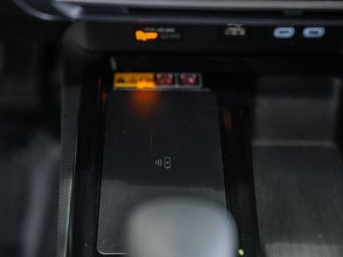 Used 2025 Toyota Camry LE image 23