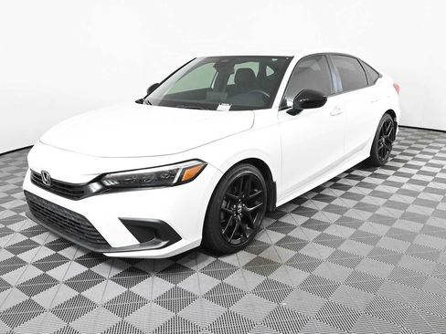 Used 2024 Honda Civic Sport image 2
