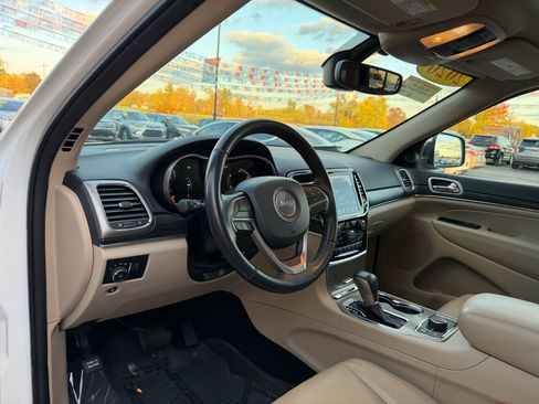Used 2020 Jeep Grand Cherokee Limited image 13