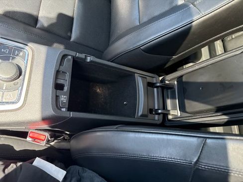 Used 2018 Jeep Grand Cherokee Overland AWD/4WD image 25