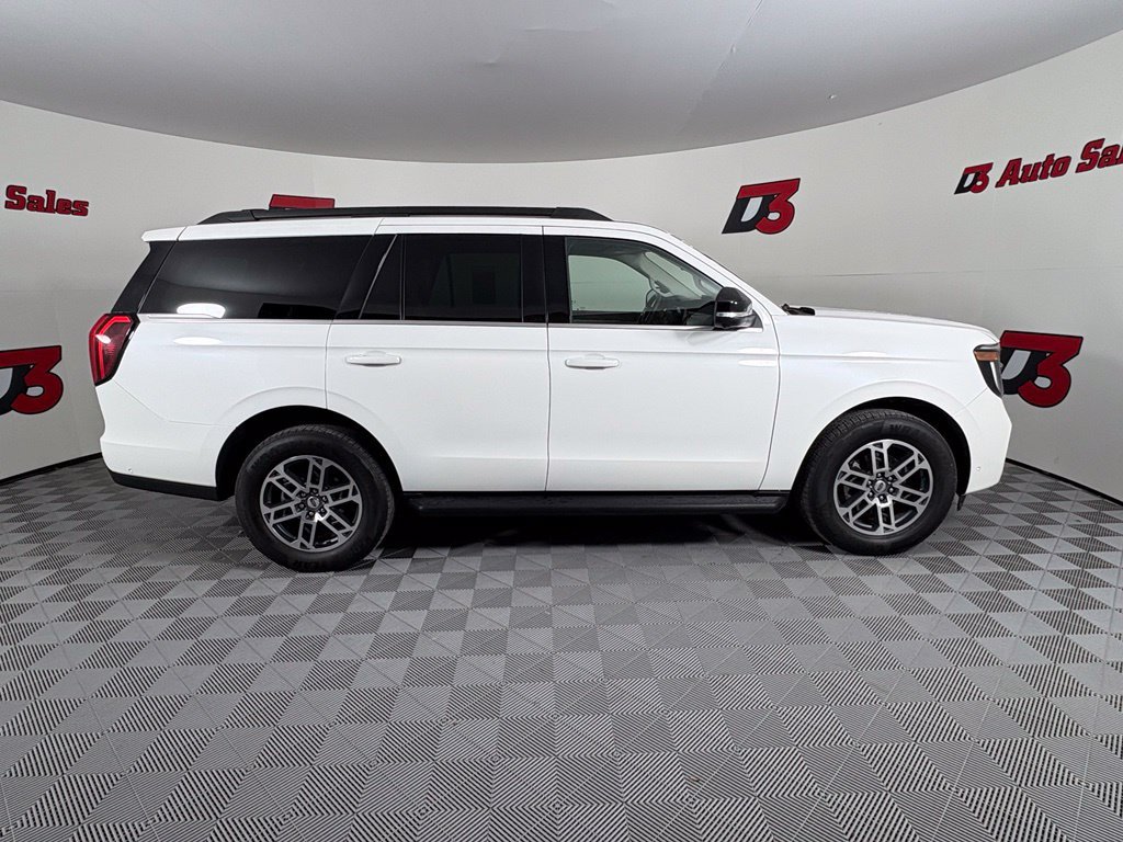 Used 2025 Ford Expedition Active RWD image 9
