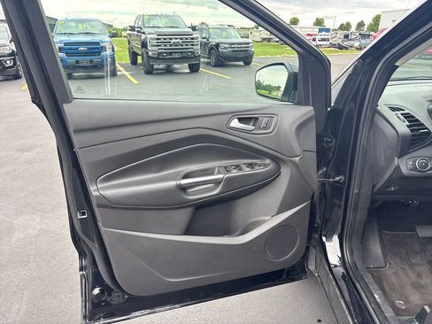 Used 2019 Ford Escape SE FWD image 12