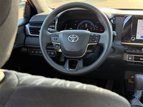 Used 2025 Toyota Camry LE image 29