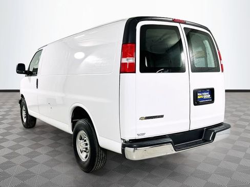 Used 2024 Chevrolet Express 2500 w/ Driver Convenience Package image 5