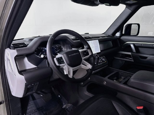 Certified 2023 Land Rover Defender 130 X-Dynamic SE AWD/4WD image 9