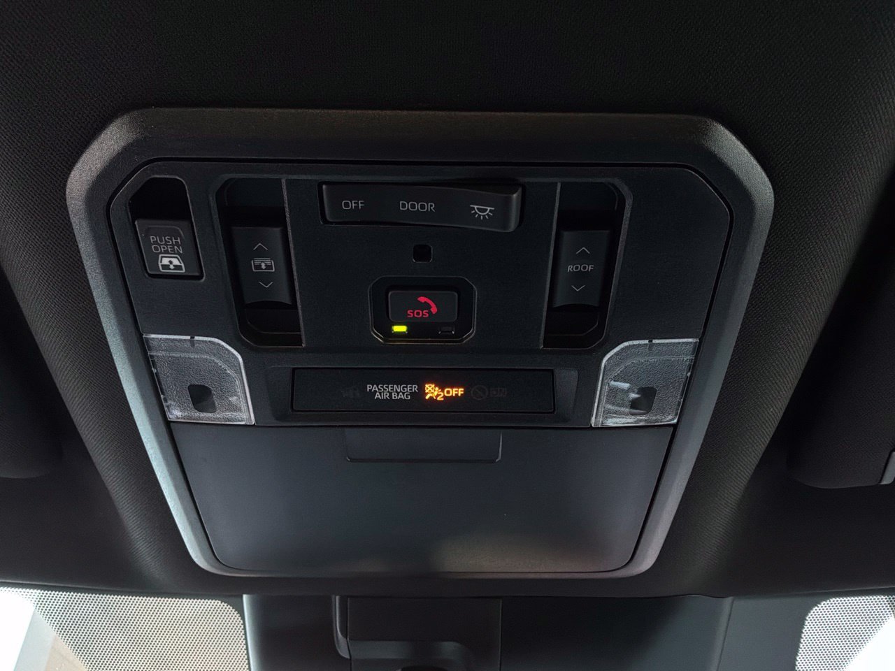 Used 2025 Toyota Tundra Limited AWD/4WD image 19