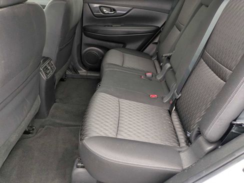 Used 2020 Nissan Rogue SV image 17