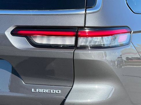 New 2025 Jeep Grand Cherokee L Laredo image 6
