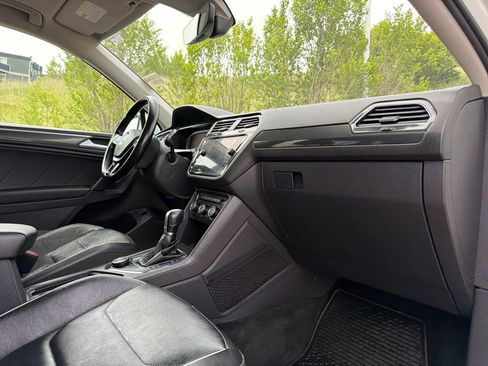Used 2019 Volkswagen Tiguan SEL Premium AWD/4WD image 35