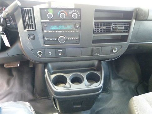 Used 2017 Chevrolet Express 3500 RWD image 34