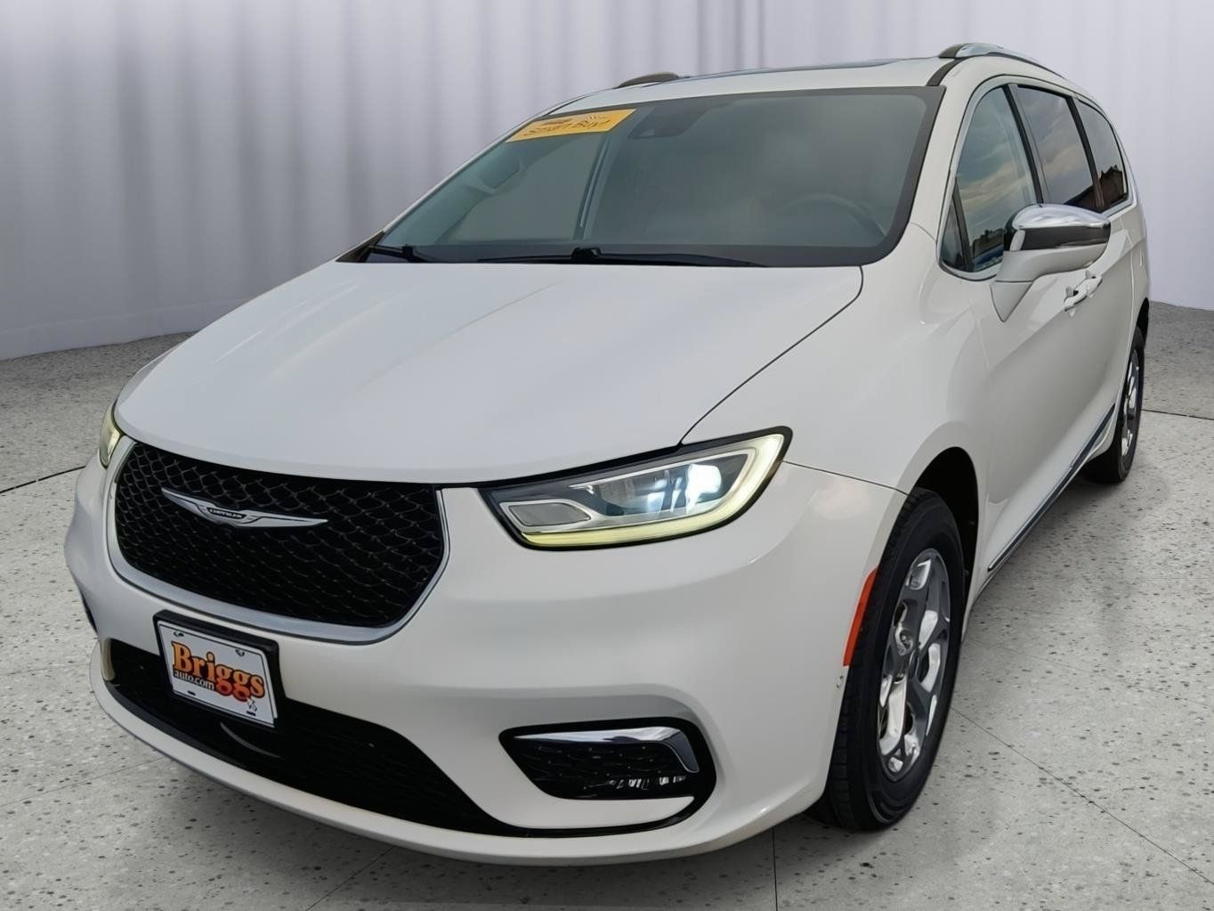 Used 2021 Chrysler Pacifica Limited w/ Premium & Safety Sphere Group AWD/4WD image 1