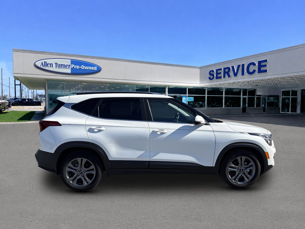 Used 2023 Kia Seltos S w/ Navigation Package FWD image 9