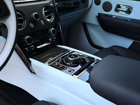 Certified 2024 Rolls-Royce Cullinan Black Badge AWD/4WD image 11