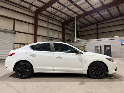 Used 2017 Acura ILX FWD image 4