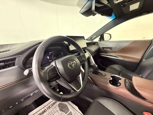 Used 2021 Toyota Venza Limited w/ Advanced Technology Package image 4