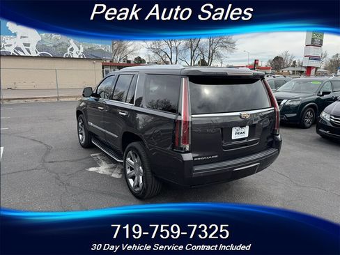 Used 2017 Cadillac Escalade Luxury image 5