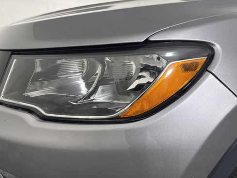 Used 2018 Jeep Compass Sport w/ Tech Group FWD image 11