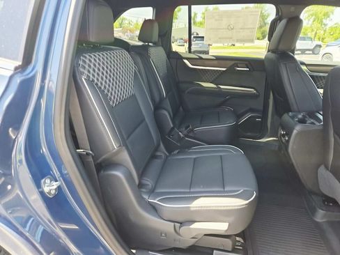 New 2026 GMC Acadia Denali w/ Super Cruise Package FWD image 16
