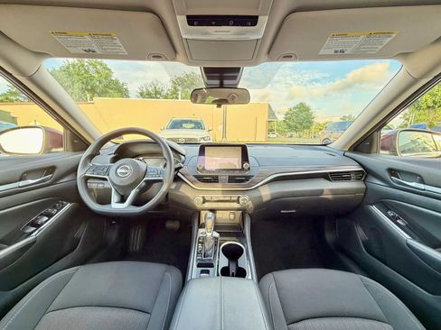 Used 2023 Nissan Altima 2.5 SV AWD/4WD image 18