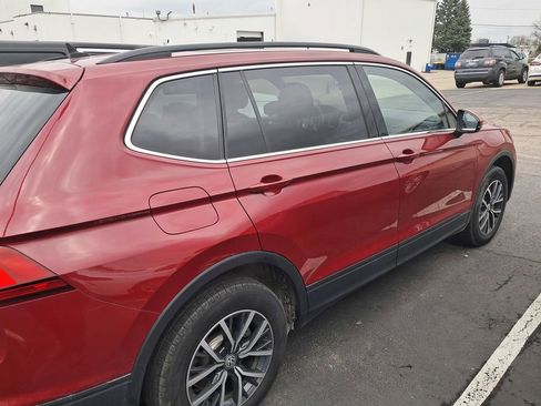 Used 2019 Volkswagen Tiguan SE w/ Panoramic Sunroof Package image 7