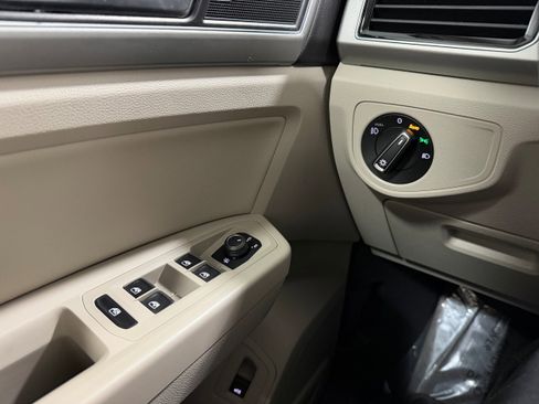 Used 2018 Volkswagen Atlas SEL image 6