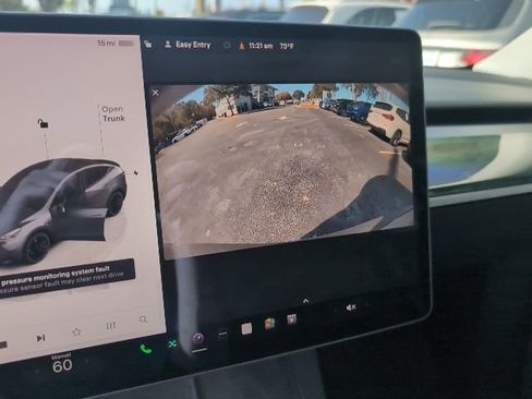 Used 2022 Tesla Model Y Performance image 14