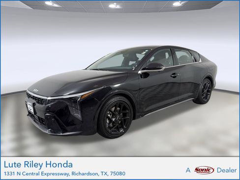 Used 2025 Kia K4 GT-Line Turbo FWD image 1