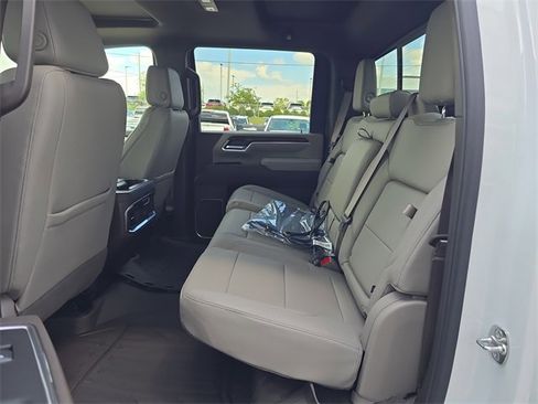 New 2025 GMC Sierra 2500 SLT w/ SLT Premium Package image 17