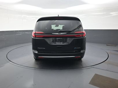 Used 2023 Chrysler Pacifica Limited