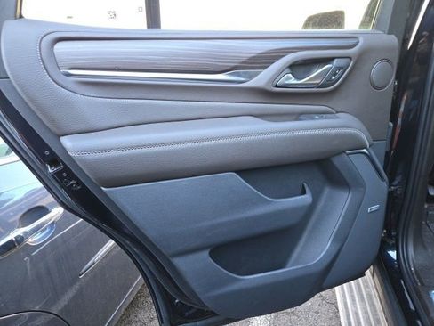 Used 2022 GMC Yukon Denali w/ Denali Premium Package image 13