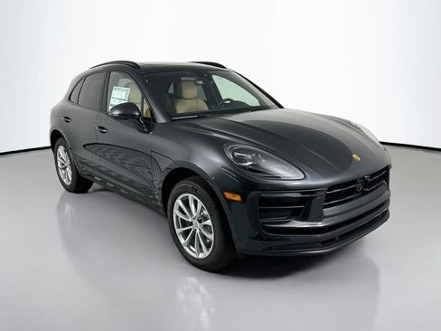Certified 2026 Porsche Macan AWD/4WD image 7