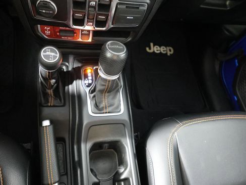 Used 2021 Jeep Gladiator Mojave AWD/4WD image 18