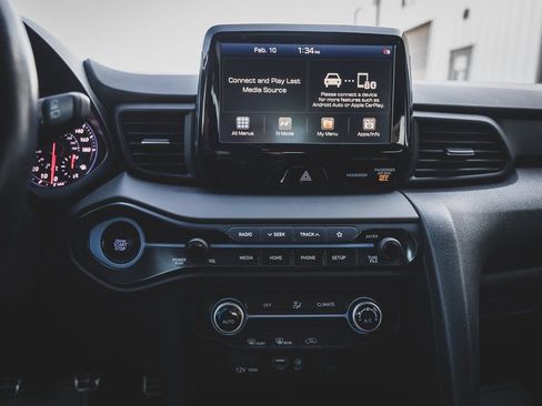 Used 2020 Hyundai Veloster N w/ Performance Package image 4