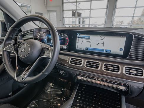 Used 2025 Mercedes-Benz GLE 450 4MATIC image 19