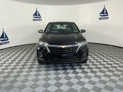 Used 2023 Chevrolet Equinox LS FWD image 2