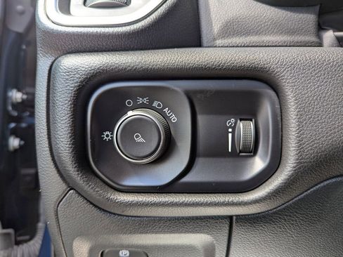 Used 2024 RAM 1500 Laramie image 24