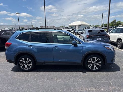 Used 2024 Subaru Forester Limited AWD/4WD image 2