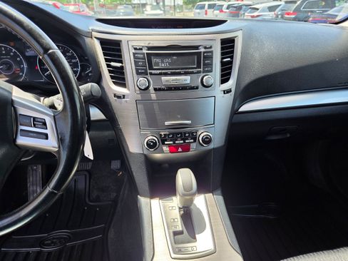 Used 2012 Subaru Outback 2.5i Premium AWD/4WD image 6