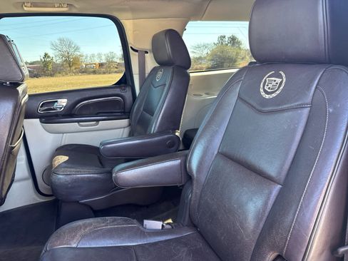 Used 2014 Cadillac Escalade ESV Platinum image 16