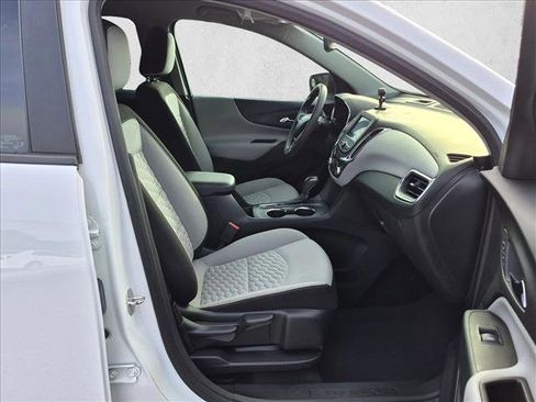 Used 2021 Chevrolet Equinox LS FWD image 21