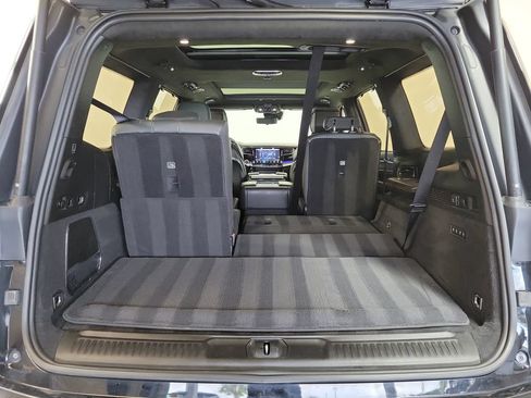 Used 2022 Jeep Grand Wagoneer Series III w/ Rear Seat Video Group 1 AWD/4WD image 26