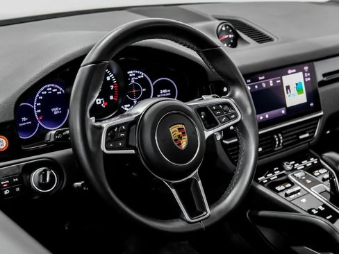Used 2023 Porsche Cayenne image 15