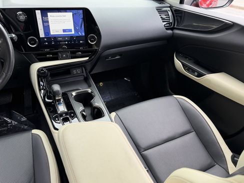 Used 2023 Lexus NX 250 FWD image 42