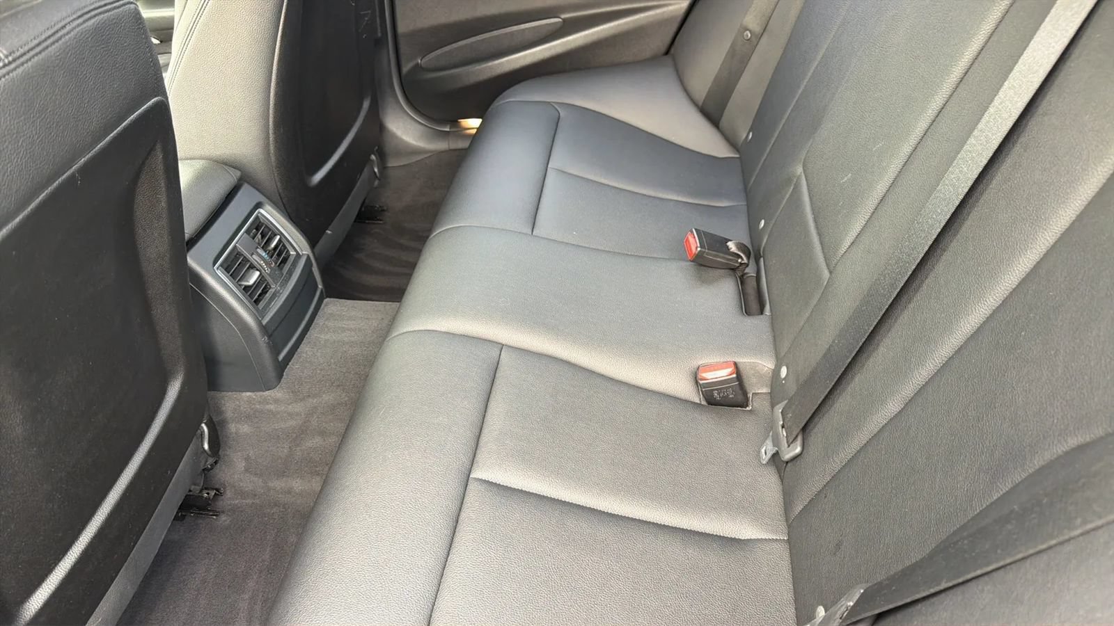 Used 2016 BMW 320i Sedan RWD image 25
