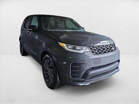 New 2024 Land Rover Discovery Dynamic SE image 3