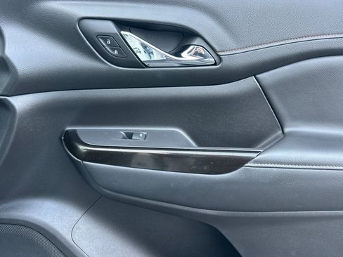 Used 2022 GMC Acadia AT4 w/ Technology Package image 22