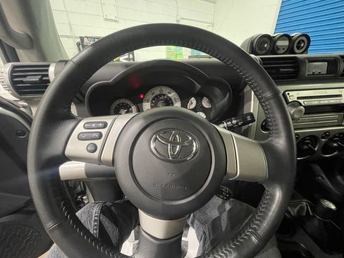 Used 2010 Toyota FJ Cruiser 4WD image 26