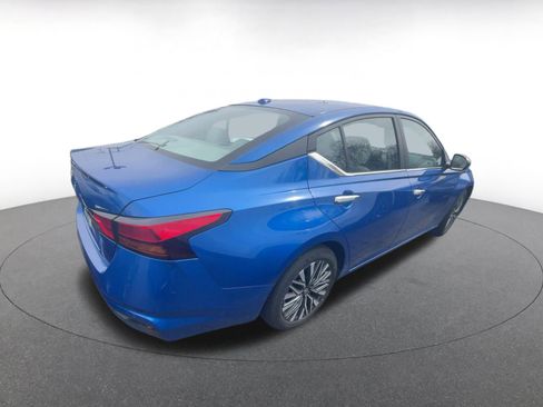 Used 2025 Nissan Altima 2.5 SV image 8