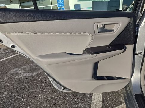 Used 2015 Toyota Camry XLE image 45